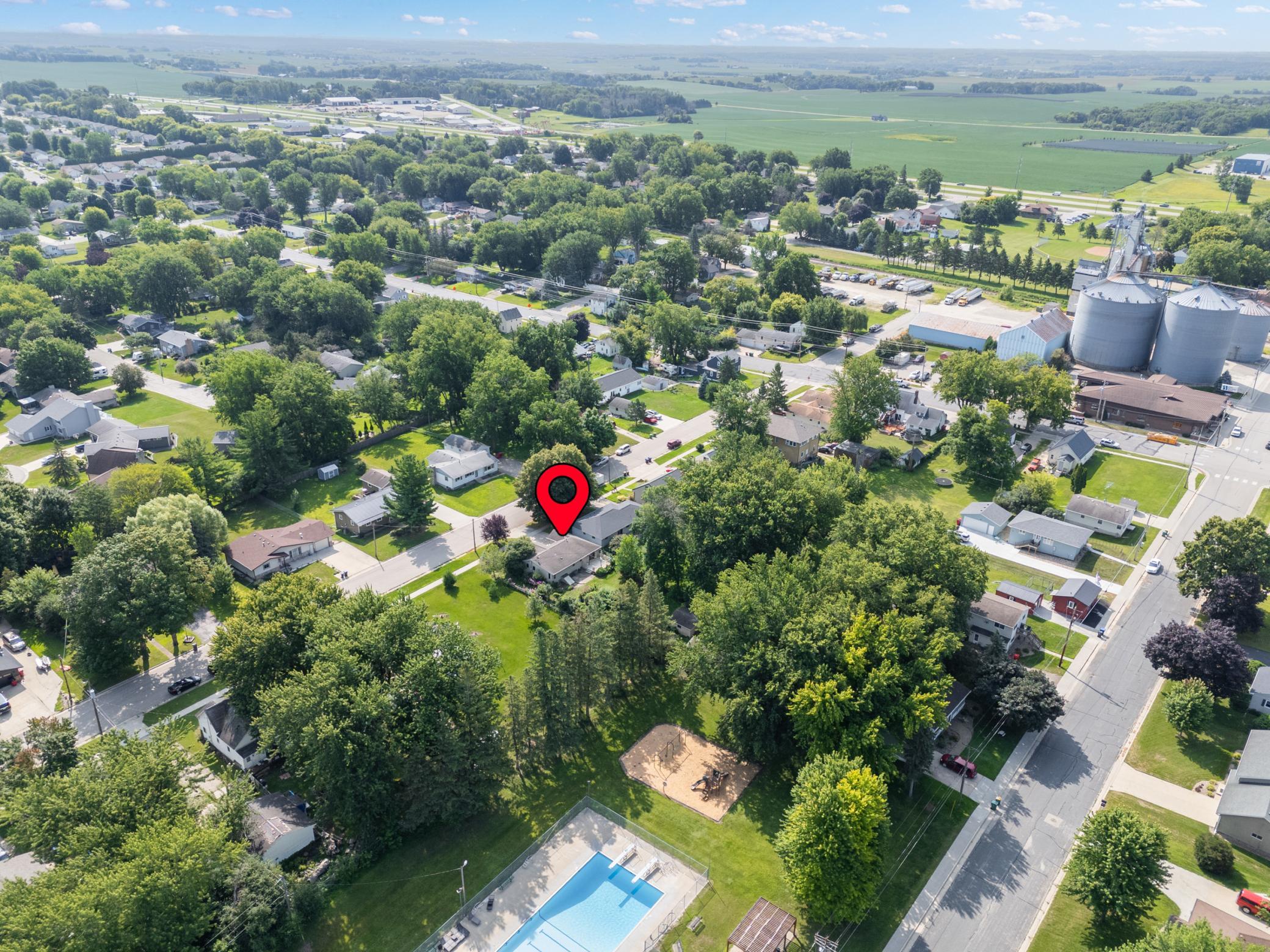 main property photo 32