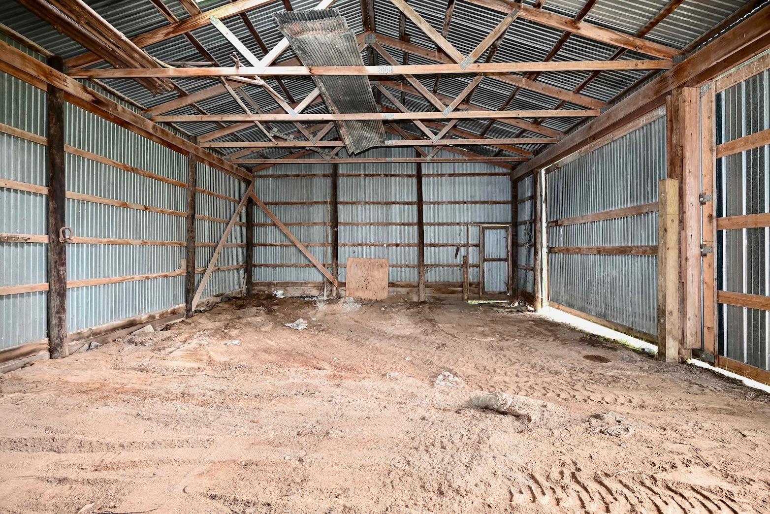main property photo 23