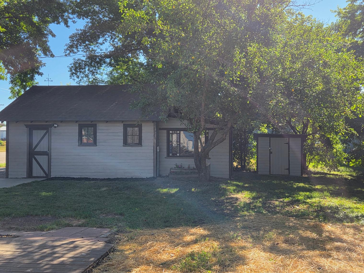 main property photo 30