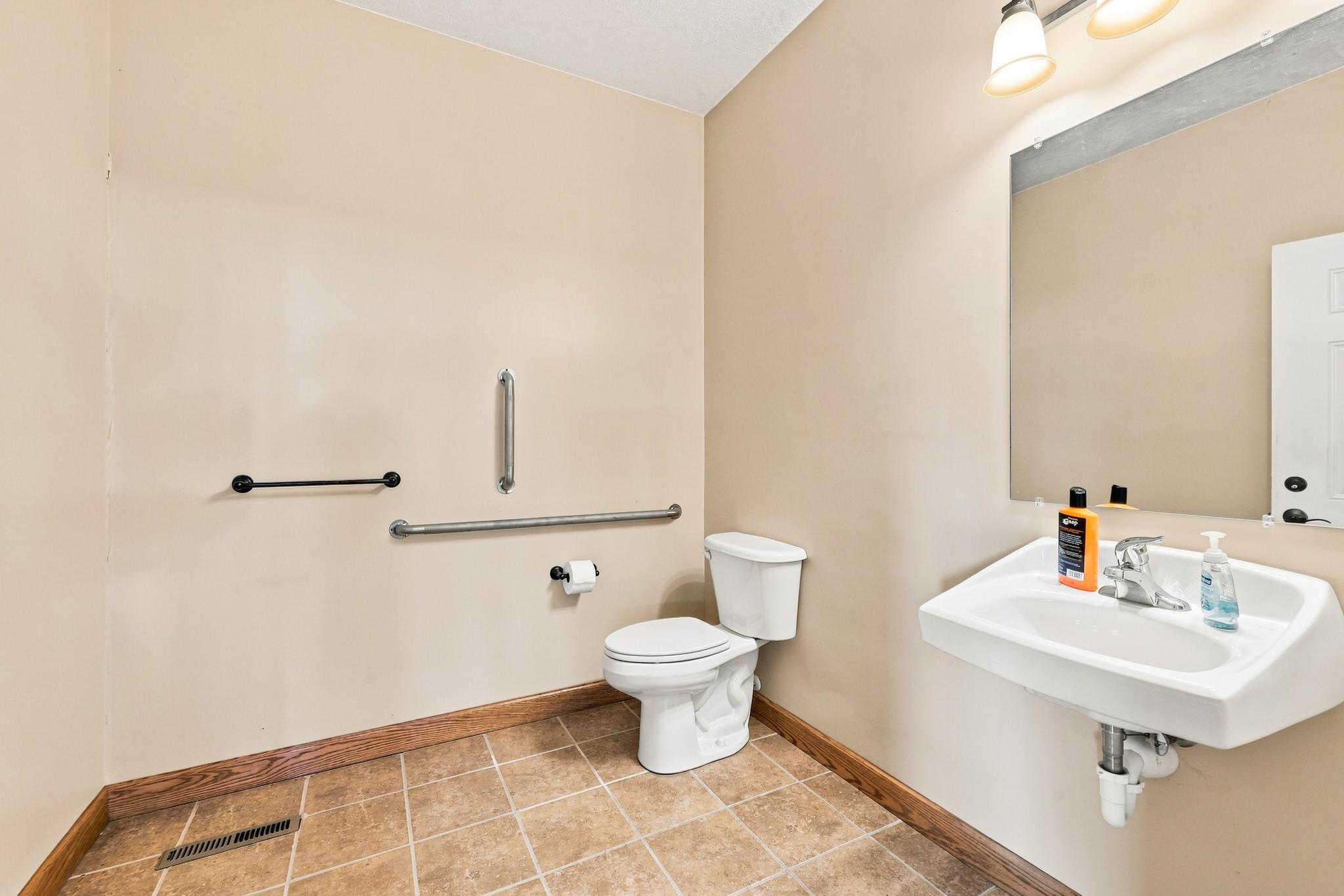 main property photo 19