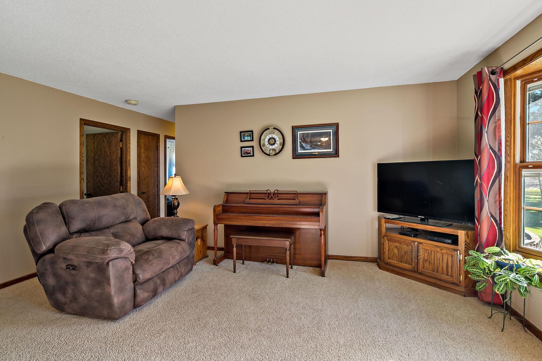 main property photo 13