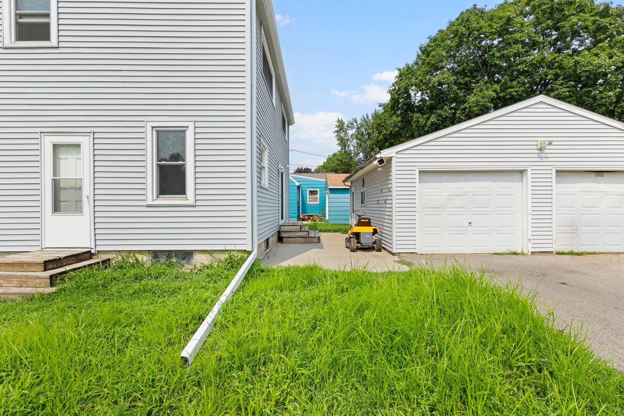main property photo 44