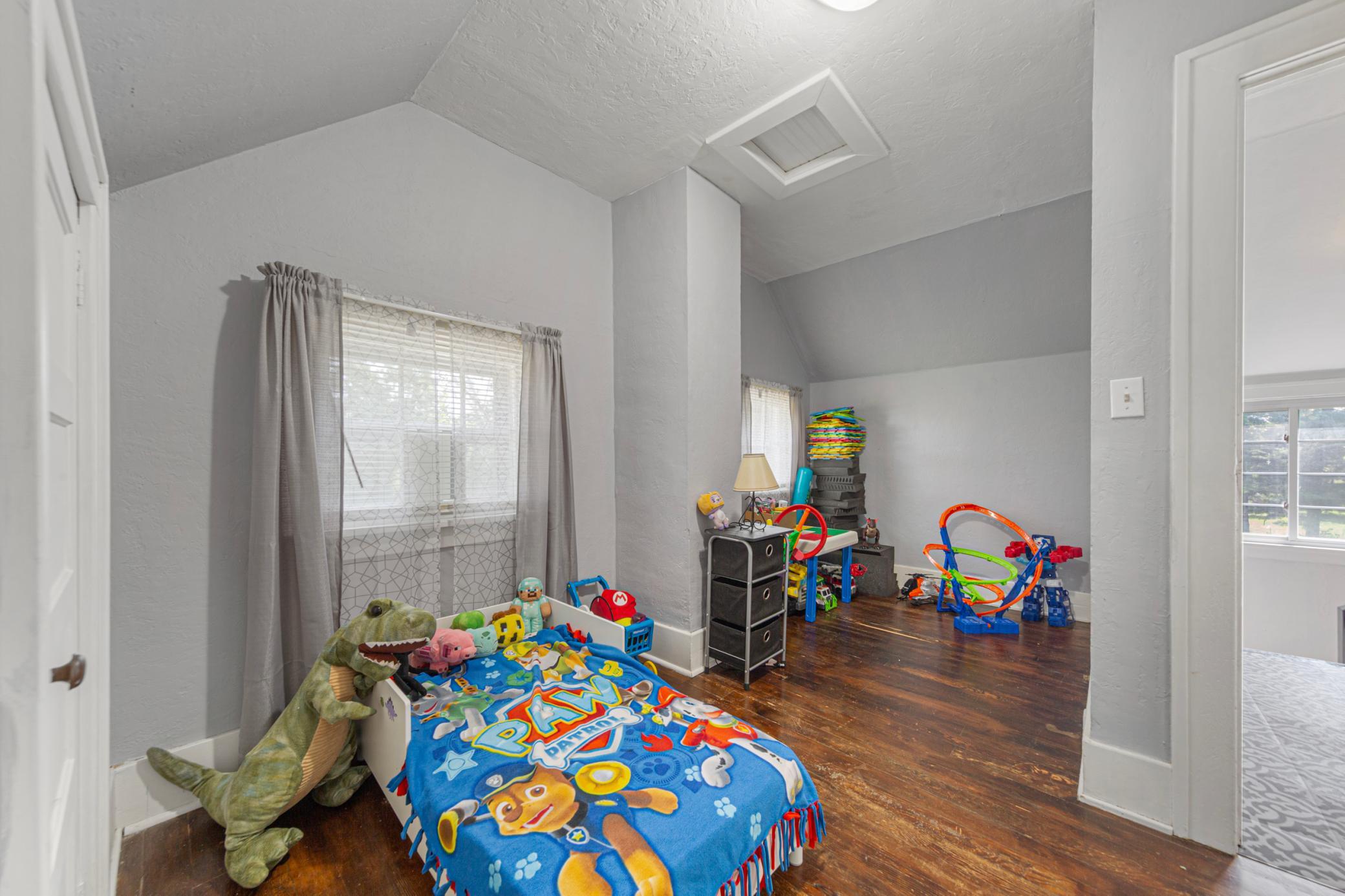 main property photo 19