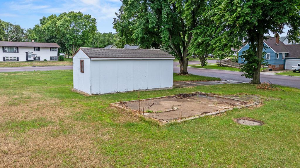 main property photo 11