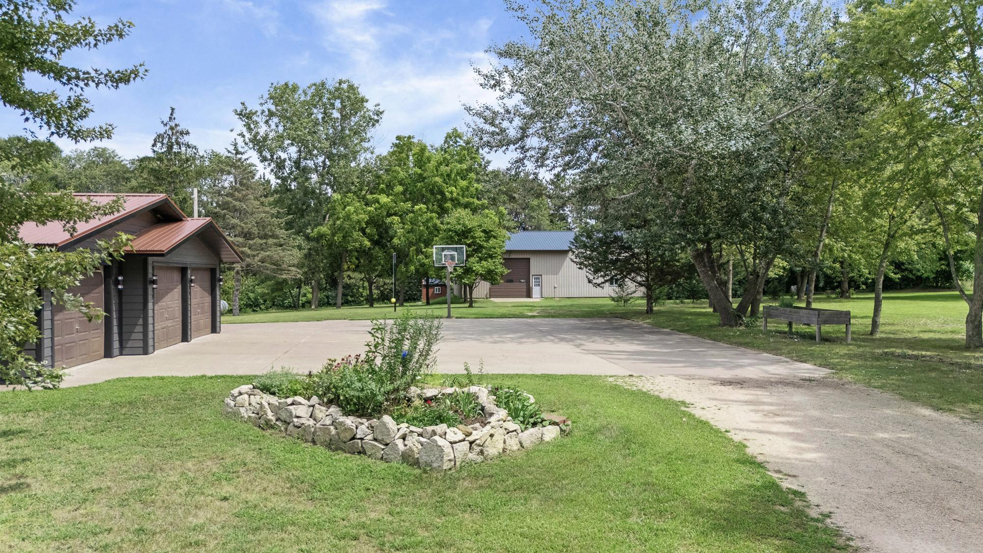 main property photo 4