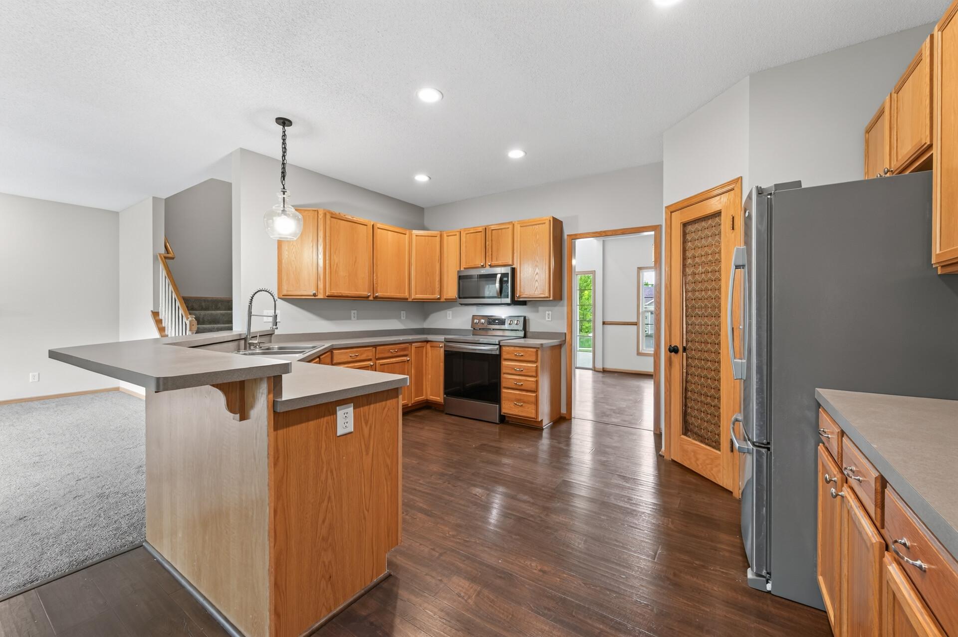 main property photo 12