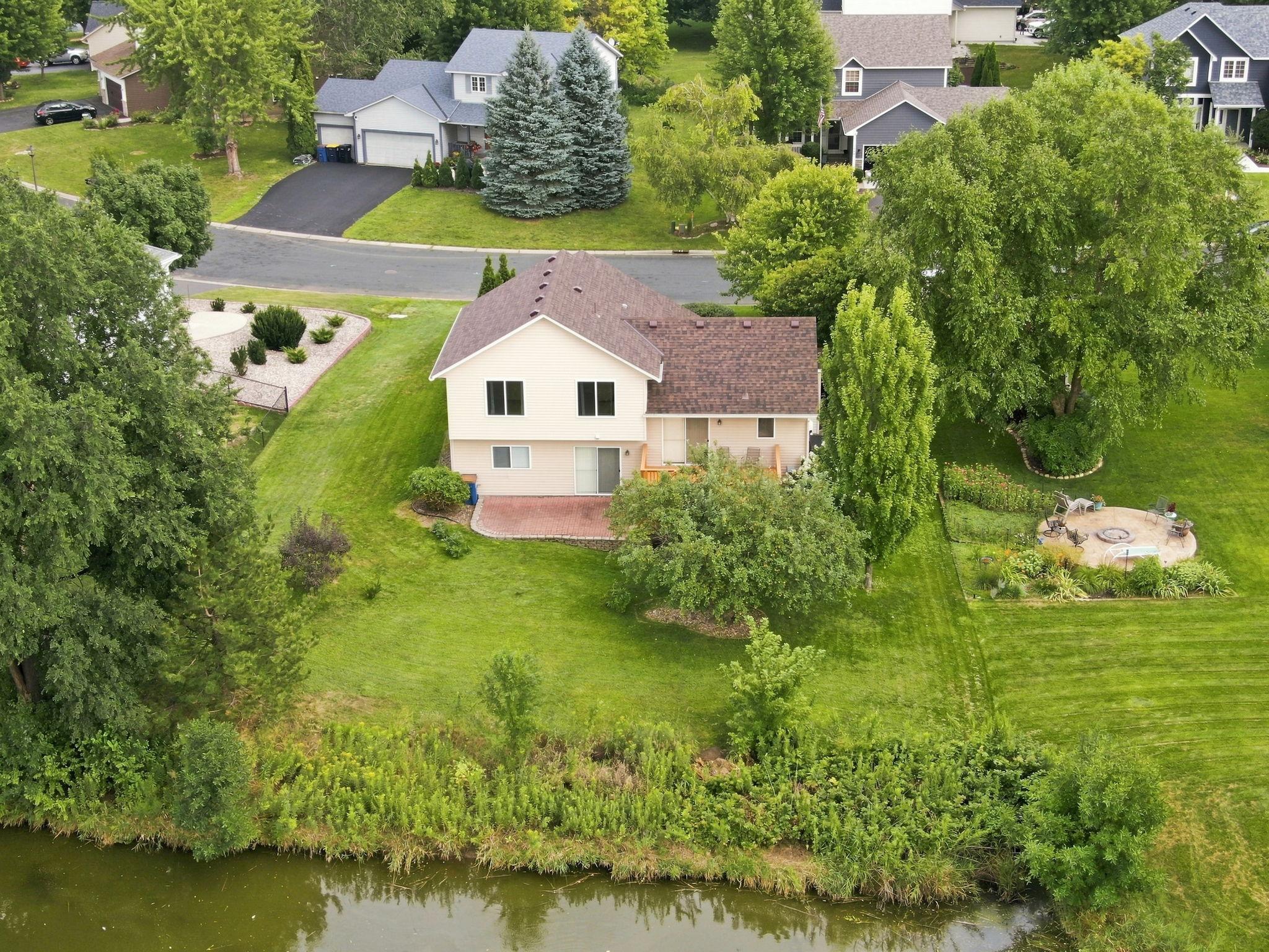 main property photo 40