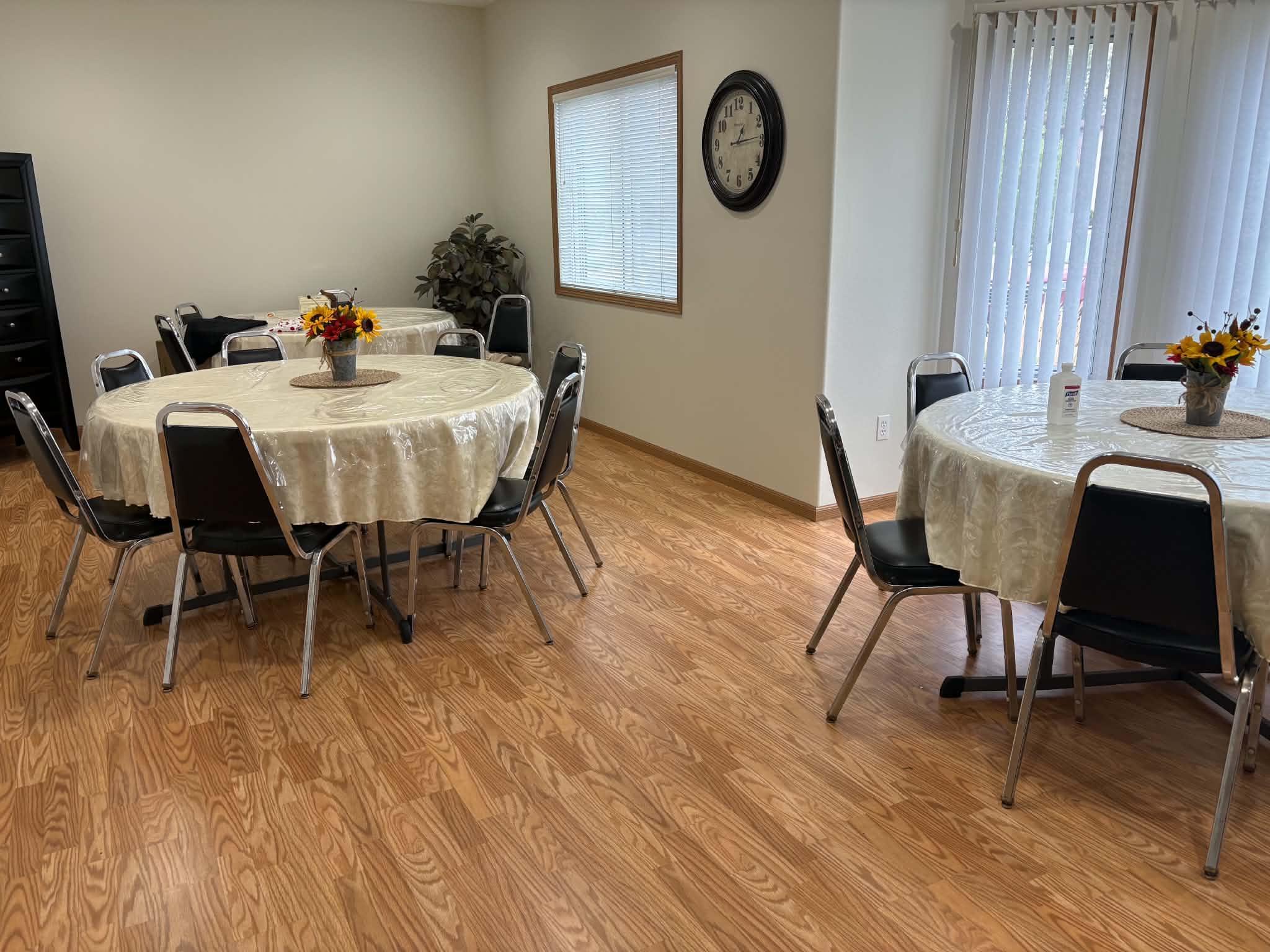 main property photo 30