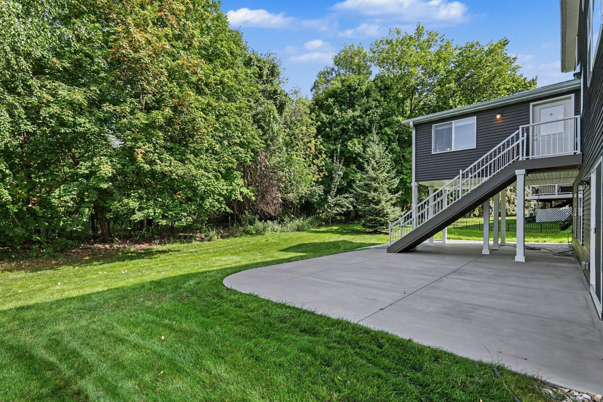 main property photo 40