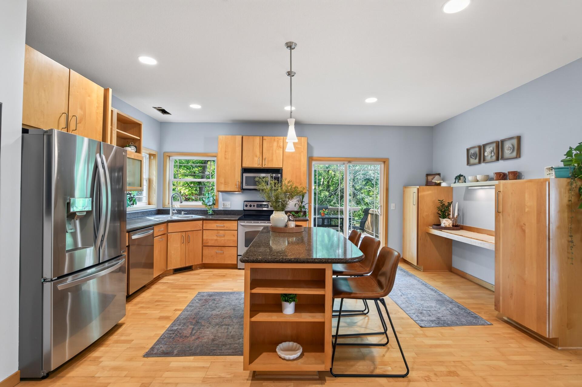 main property photo 8