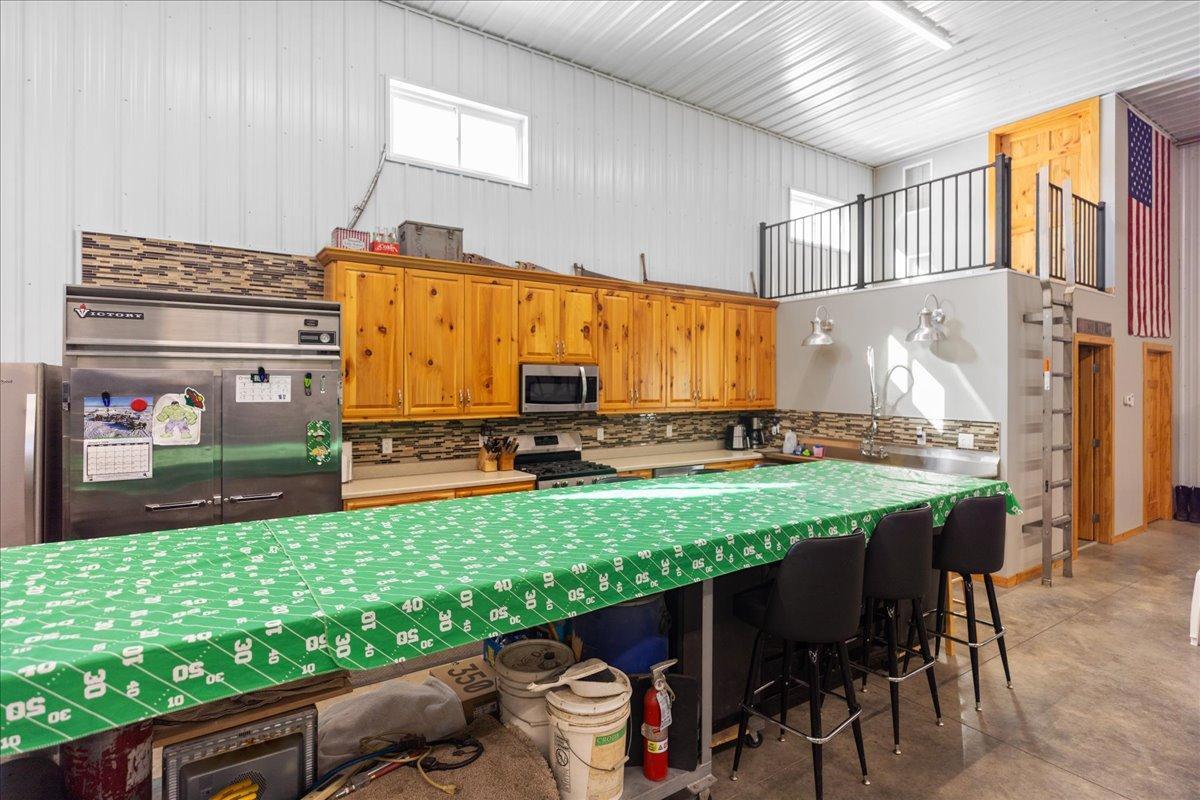 main property photo 51