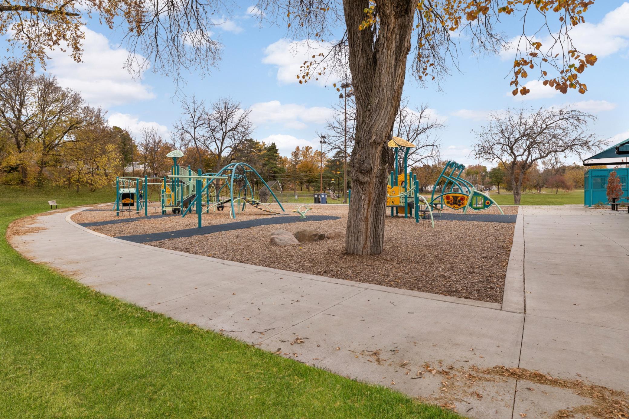 main property photo 40