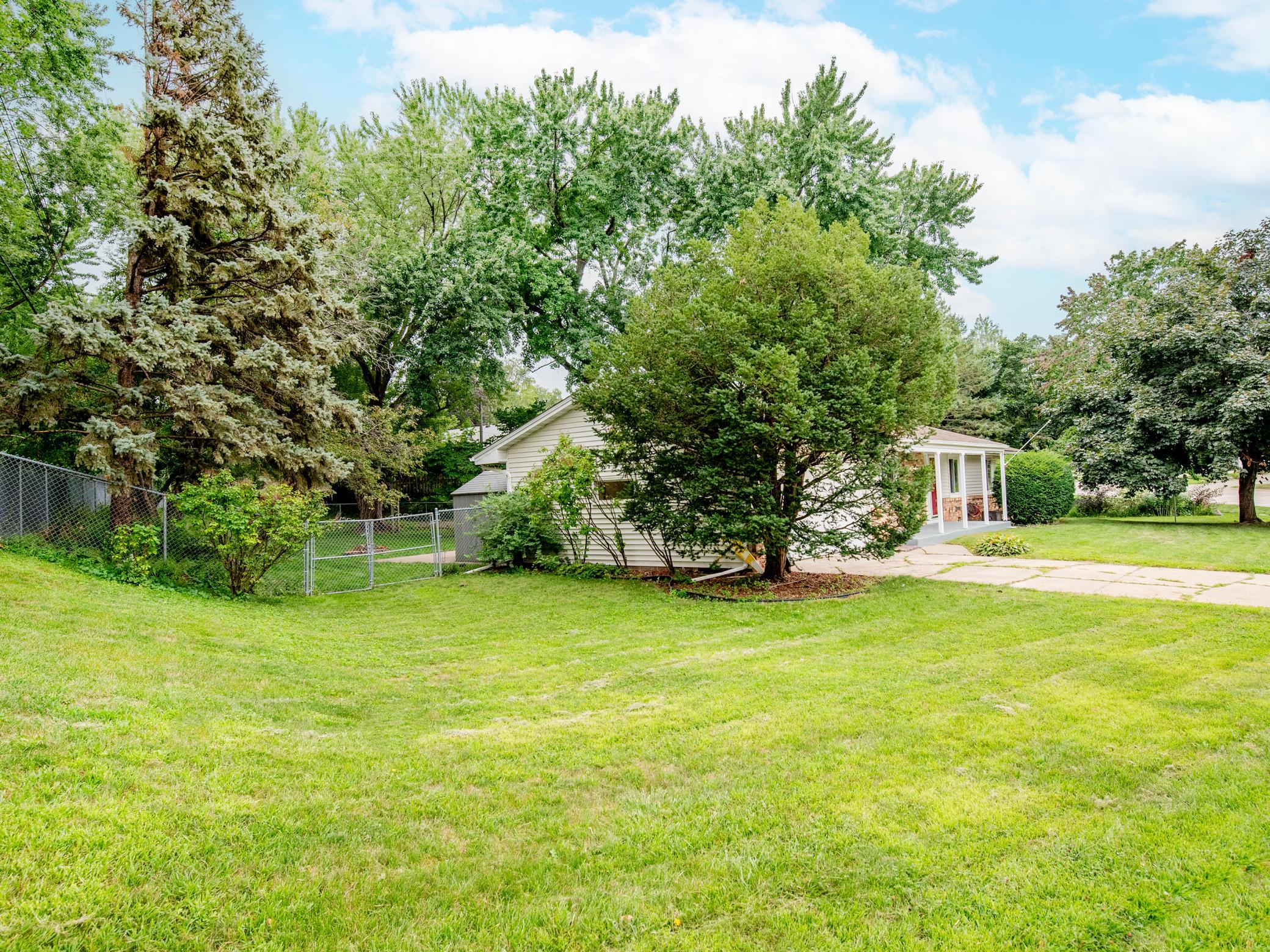main property photo 40