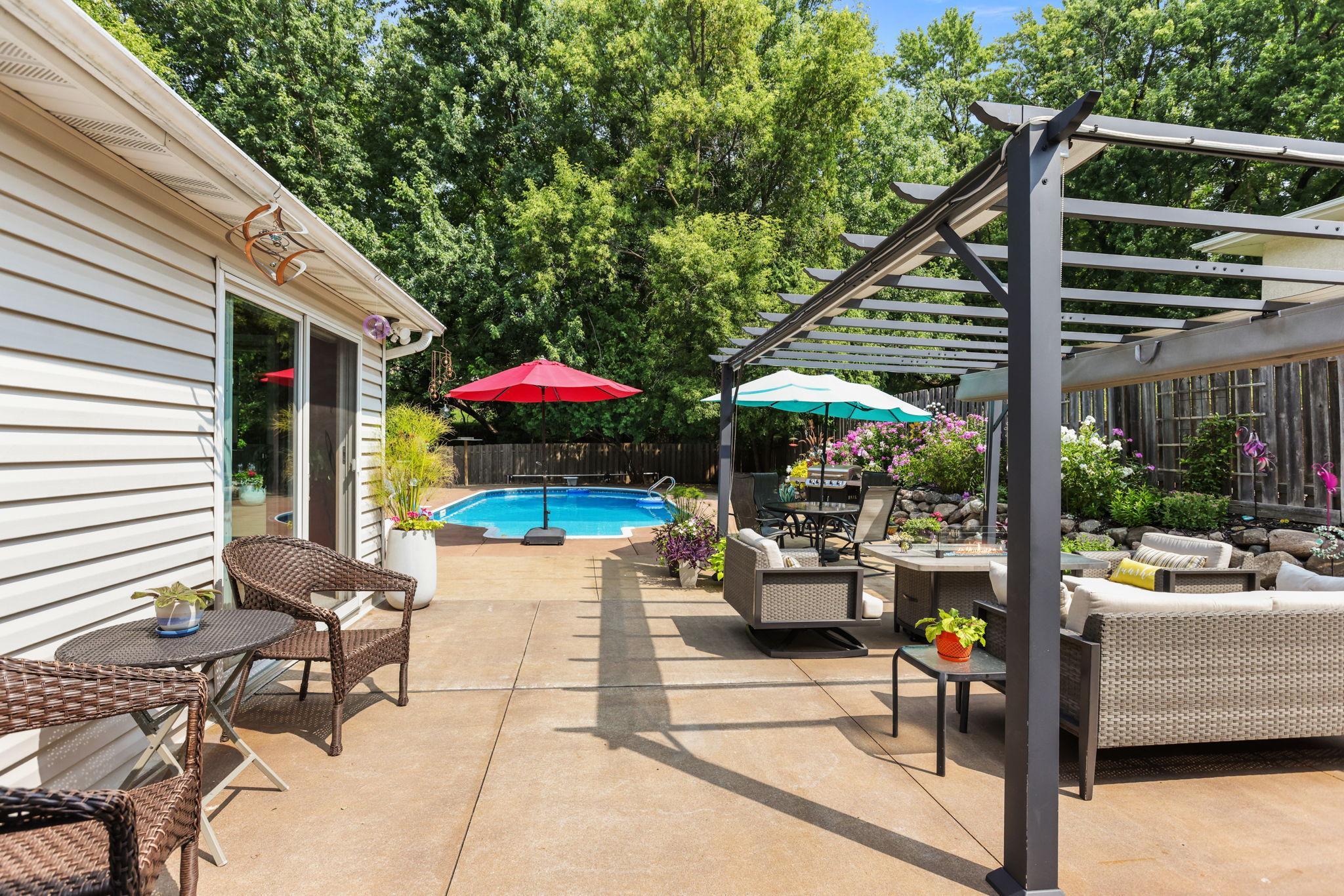 main property photo 9
