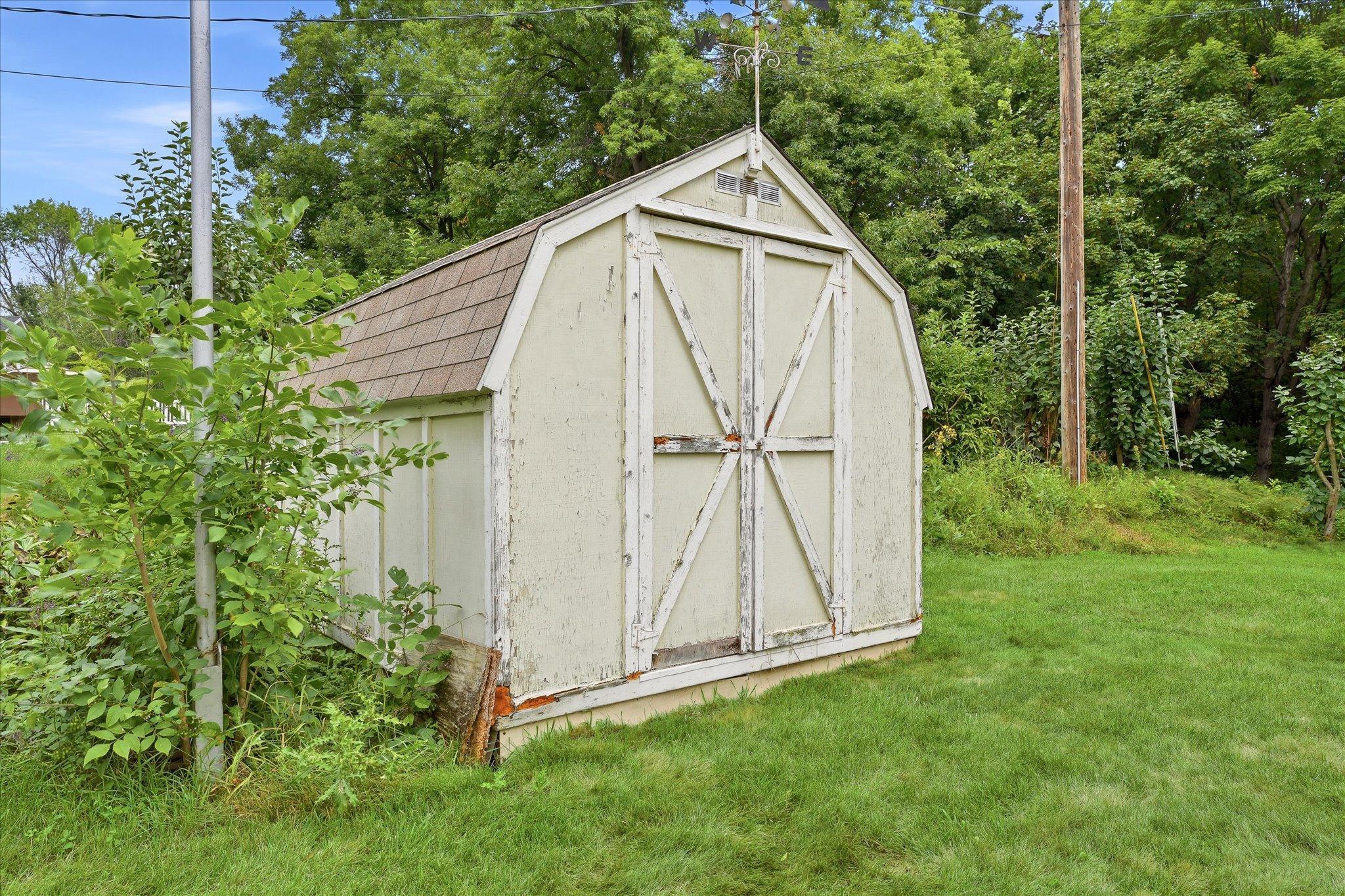 main property photo 32