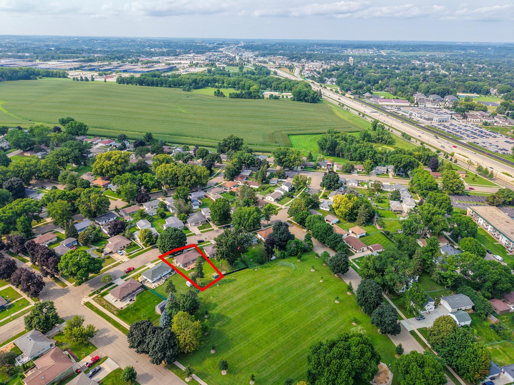 main property photo 31