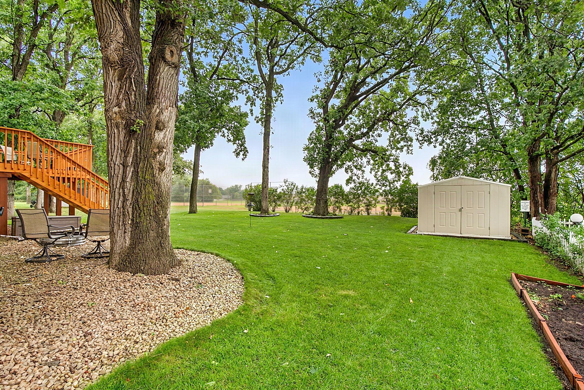 main property photo 28
