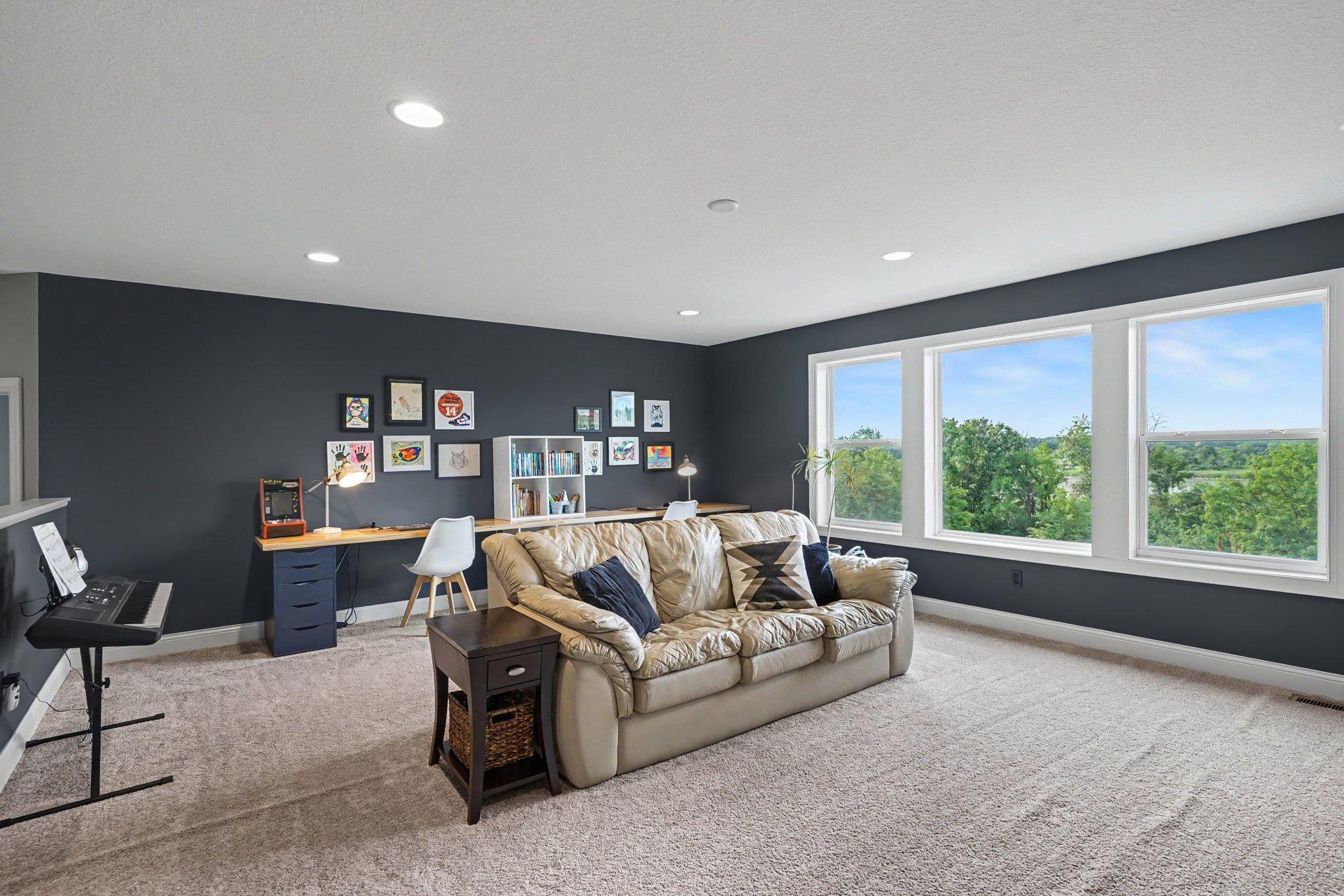 main property photo 25