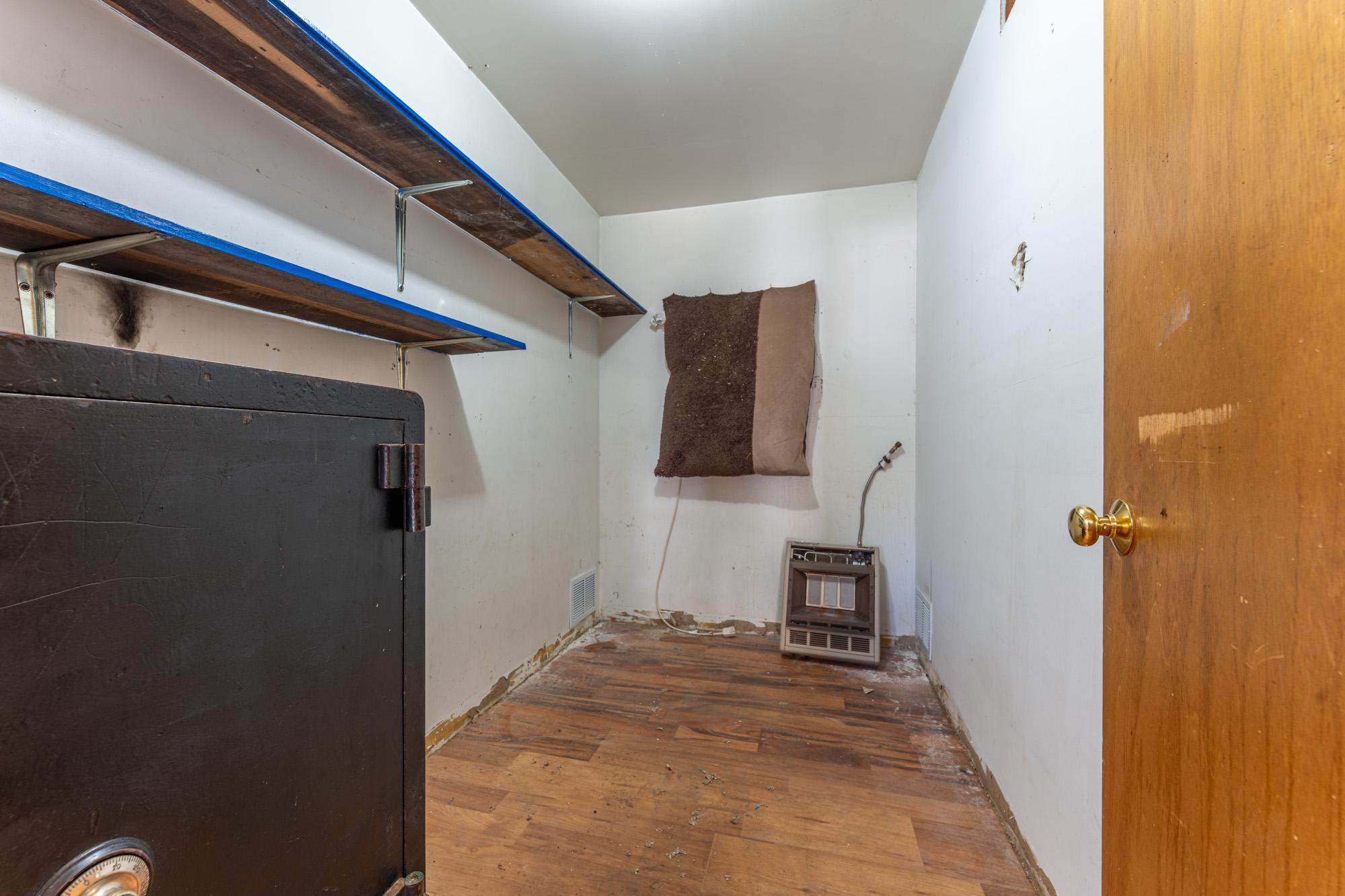 main property photo 29