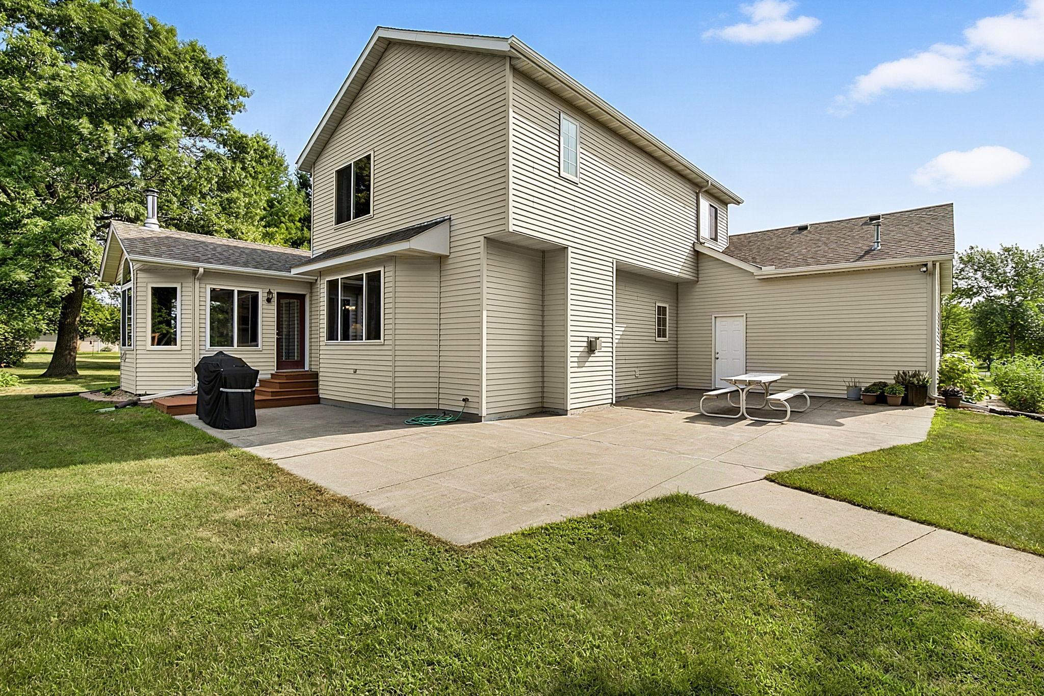 main property photo 15