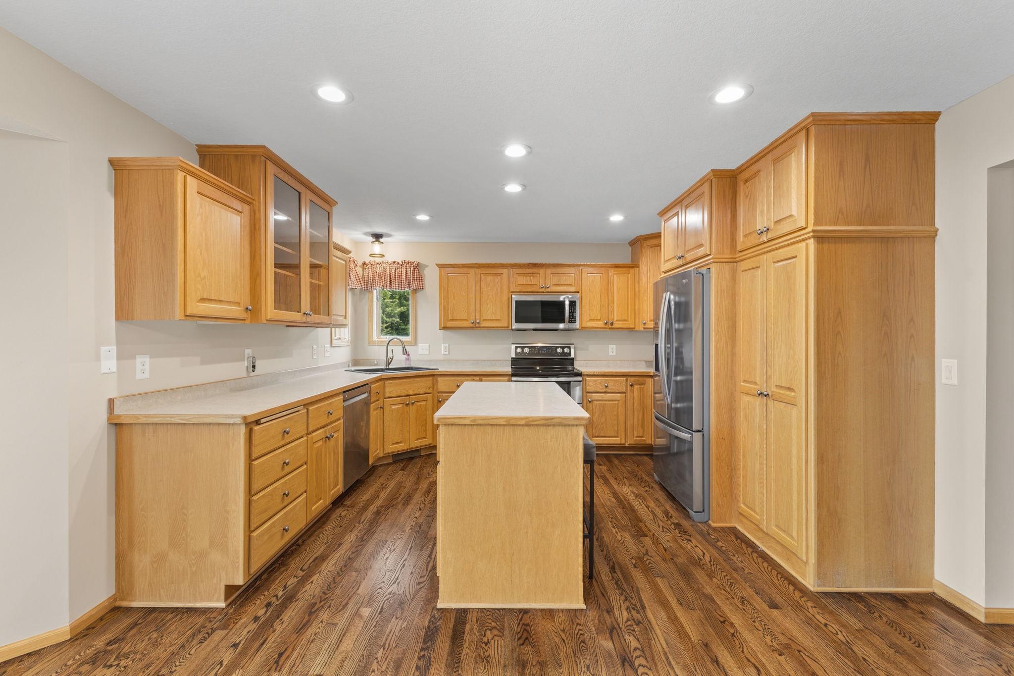 main property photo 14