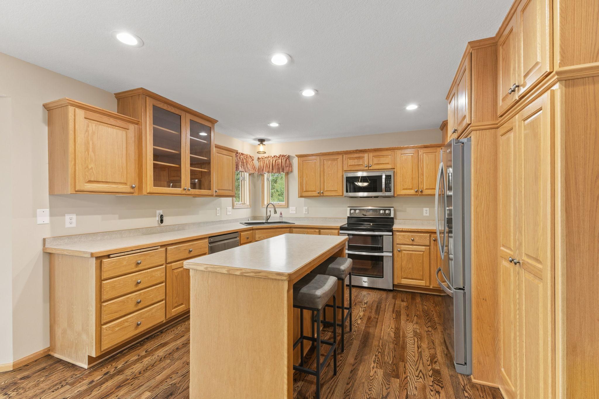 main property photo 8