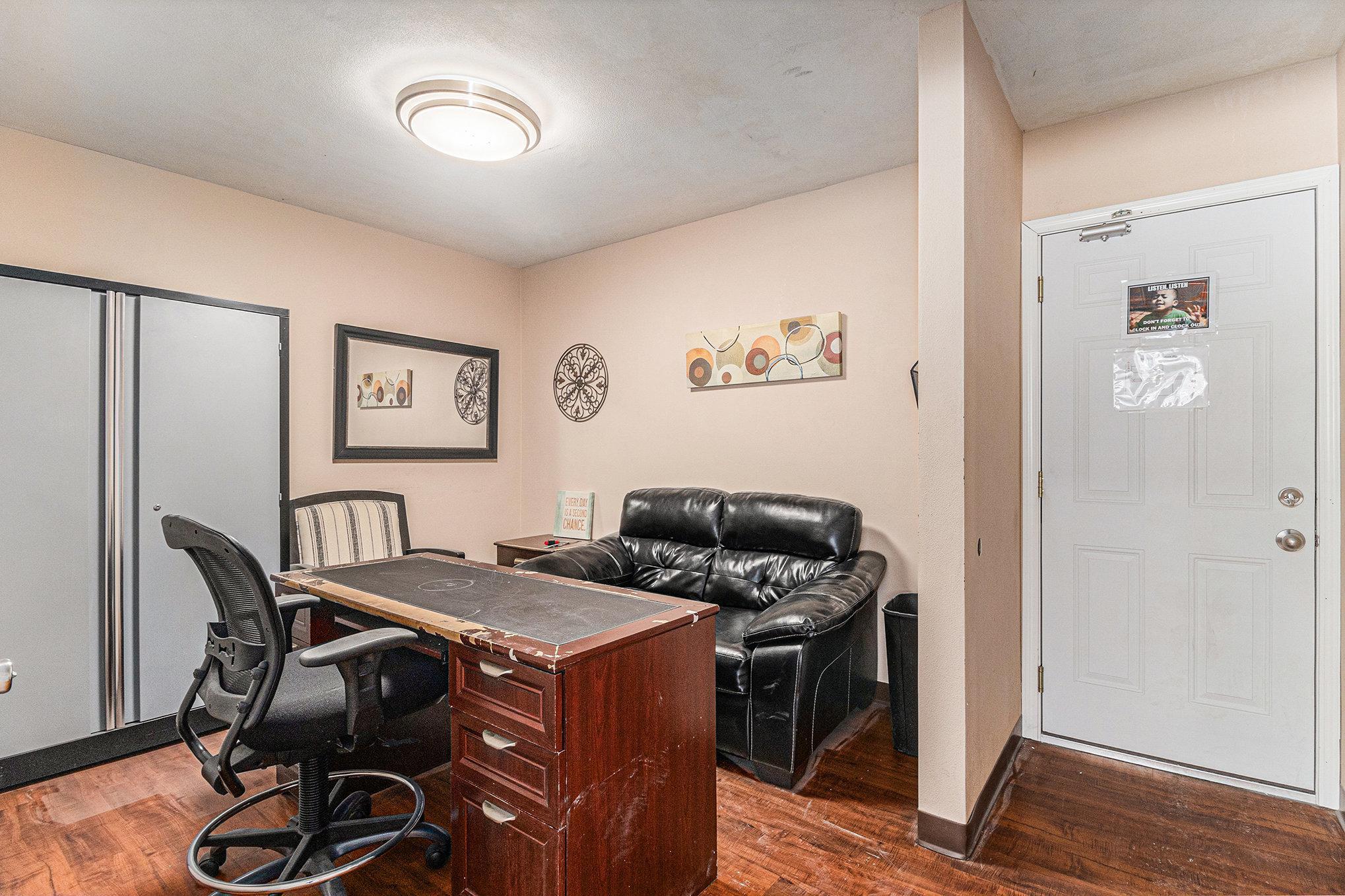 main property photo 18