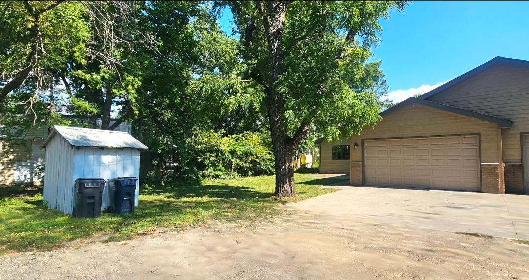 main property photo 40