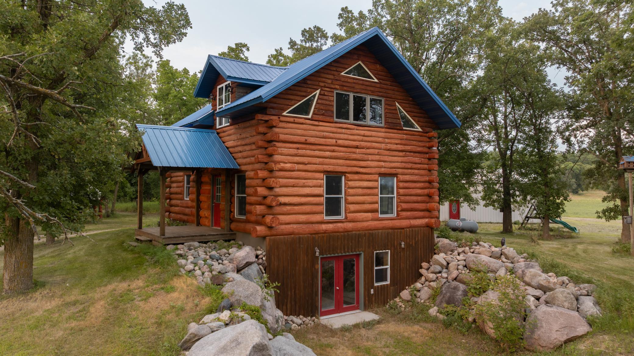 main property photo 31