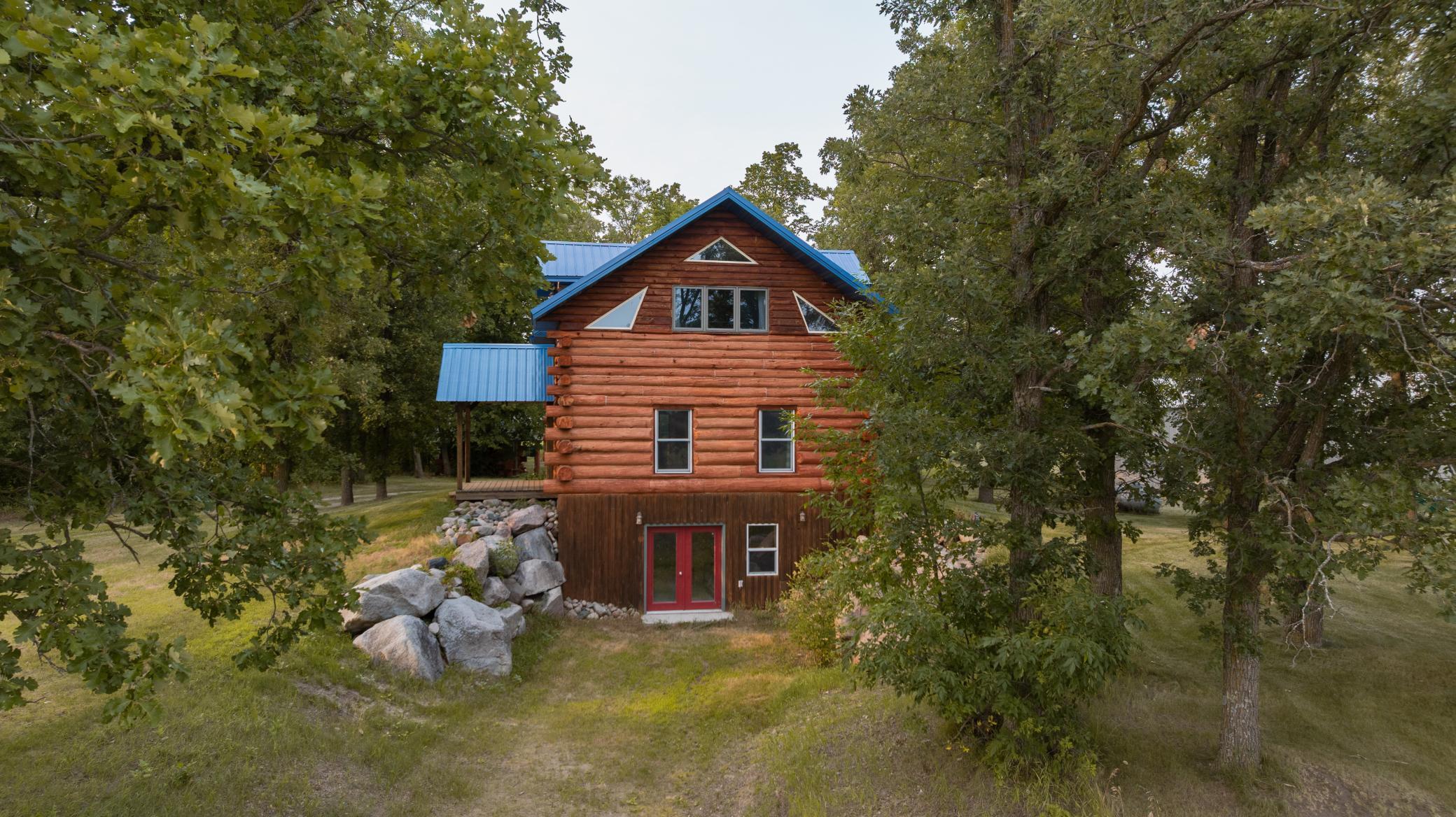 main property photo 33