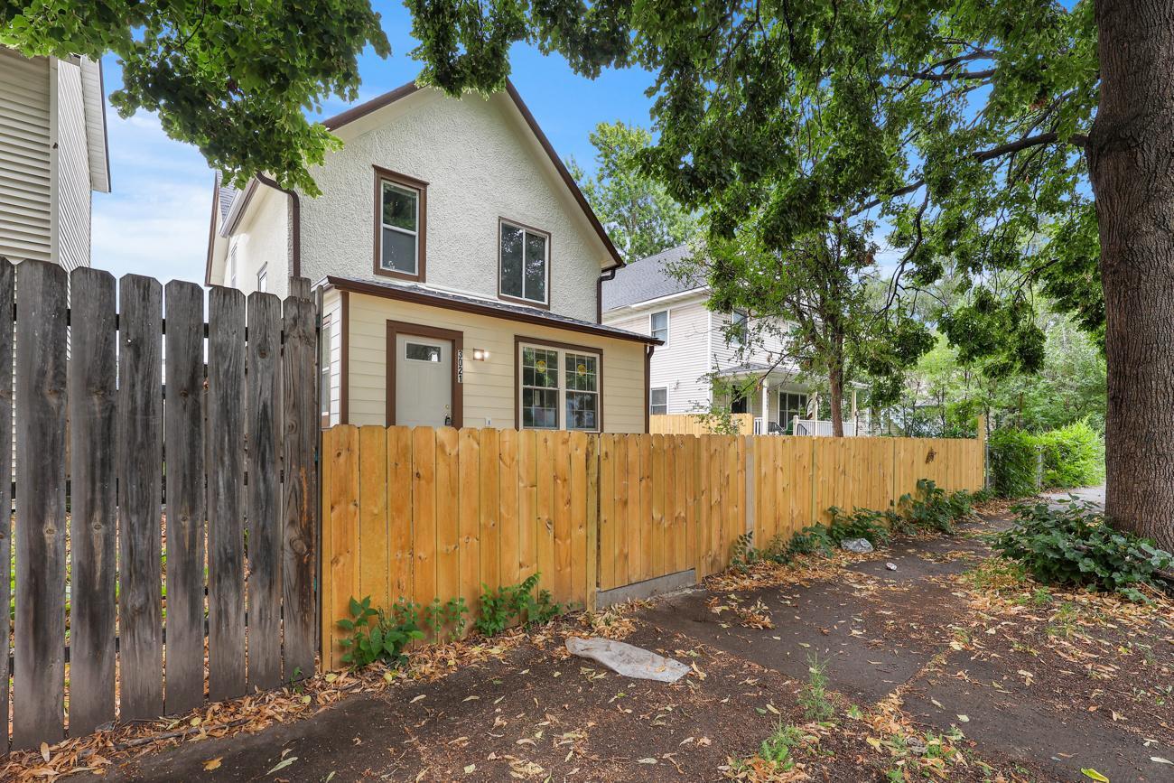main property photo 15
