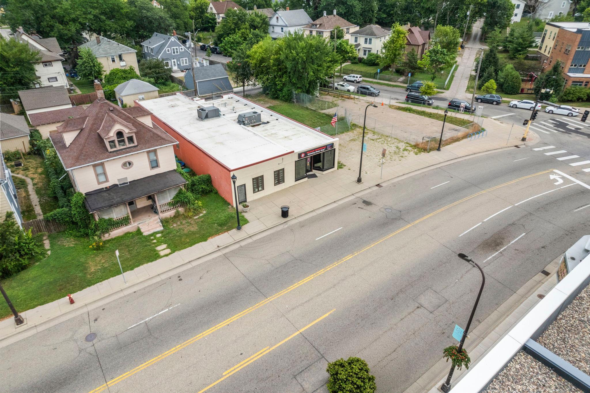main property photo 9