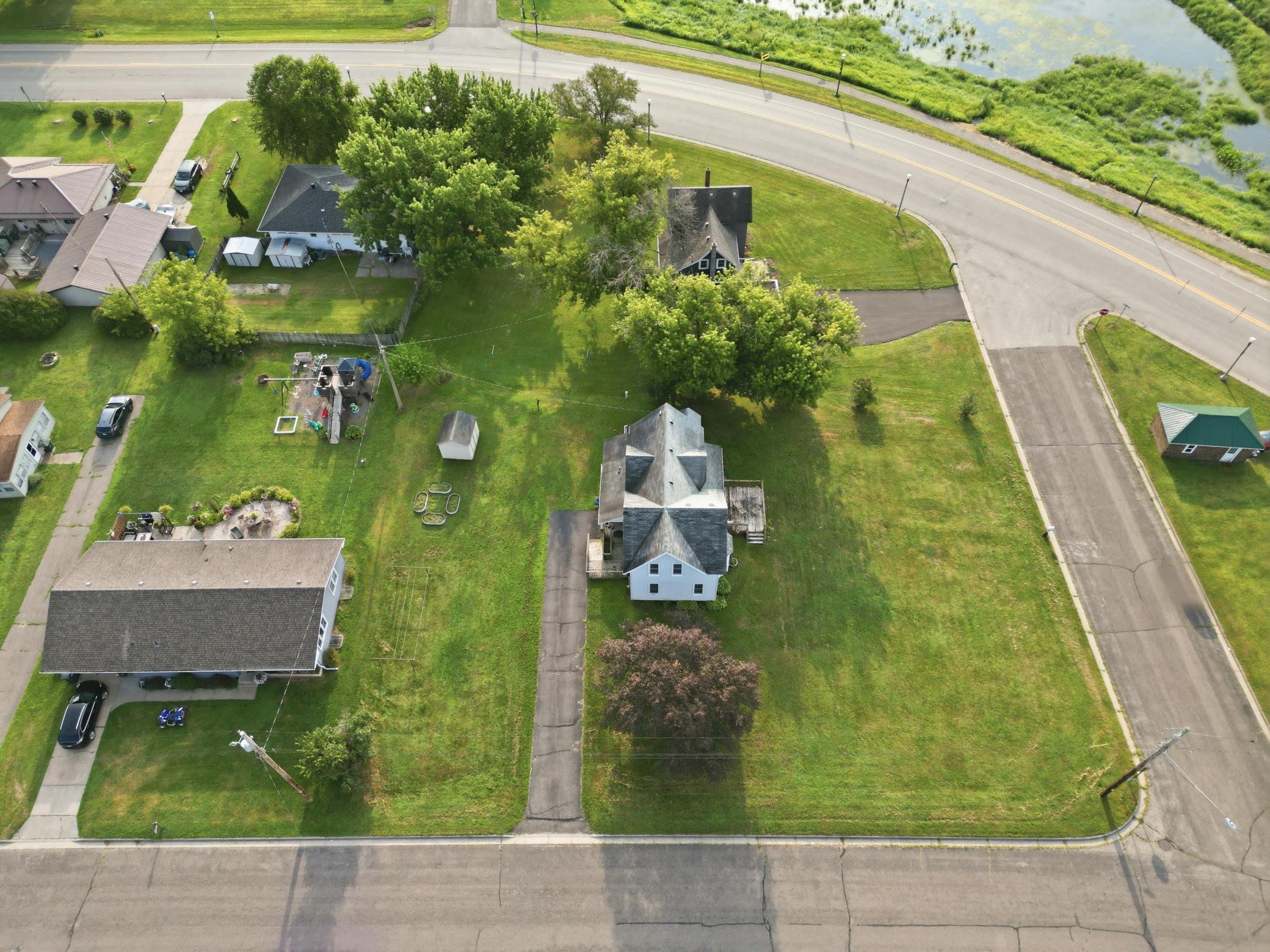 main property photo 36
