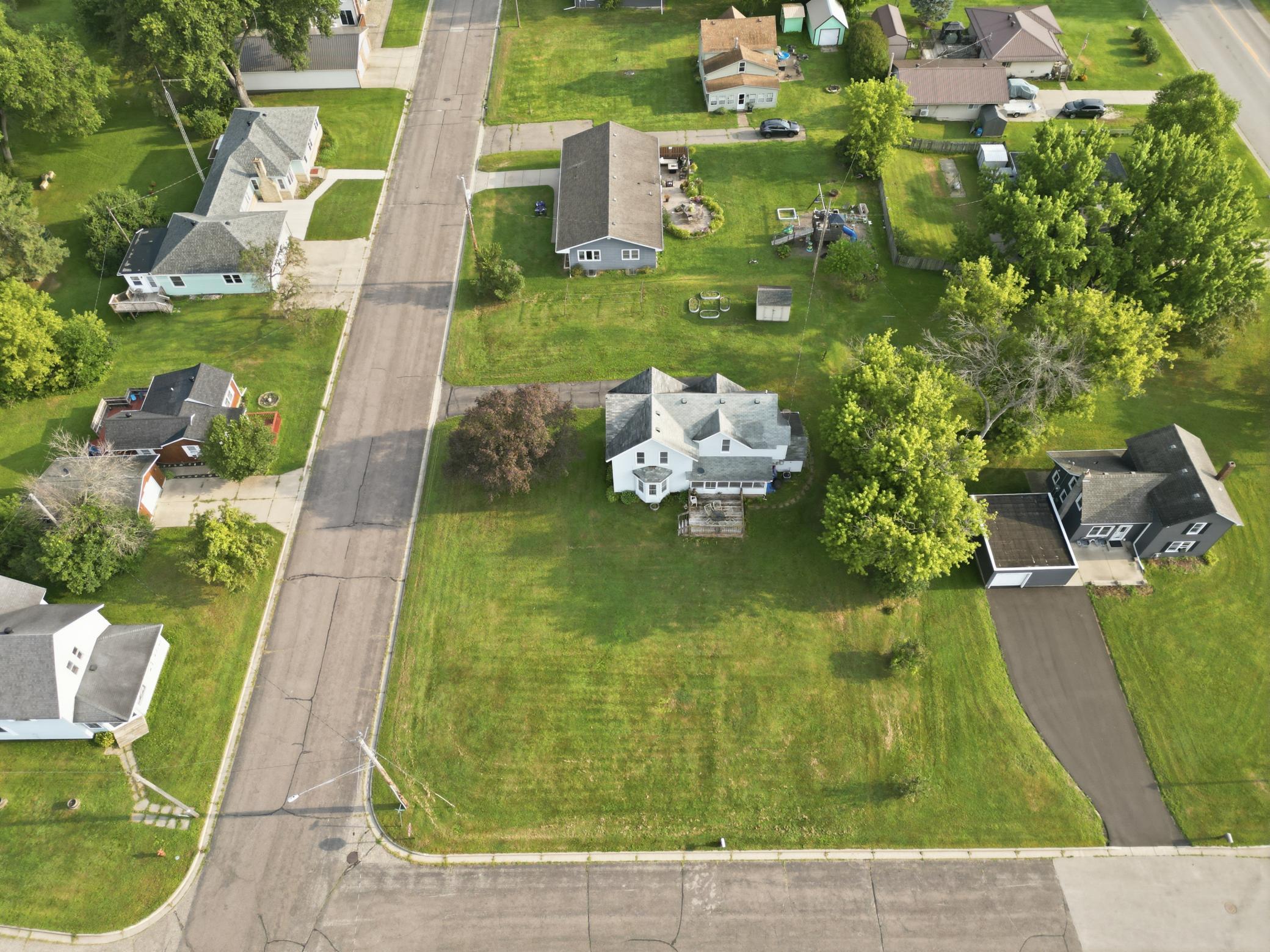 main property photo 38