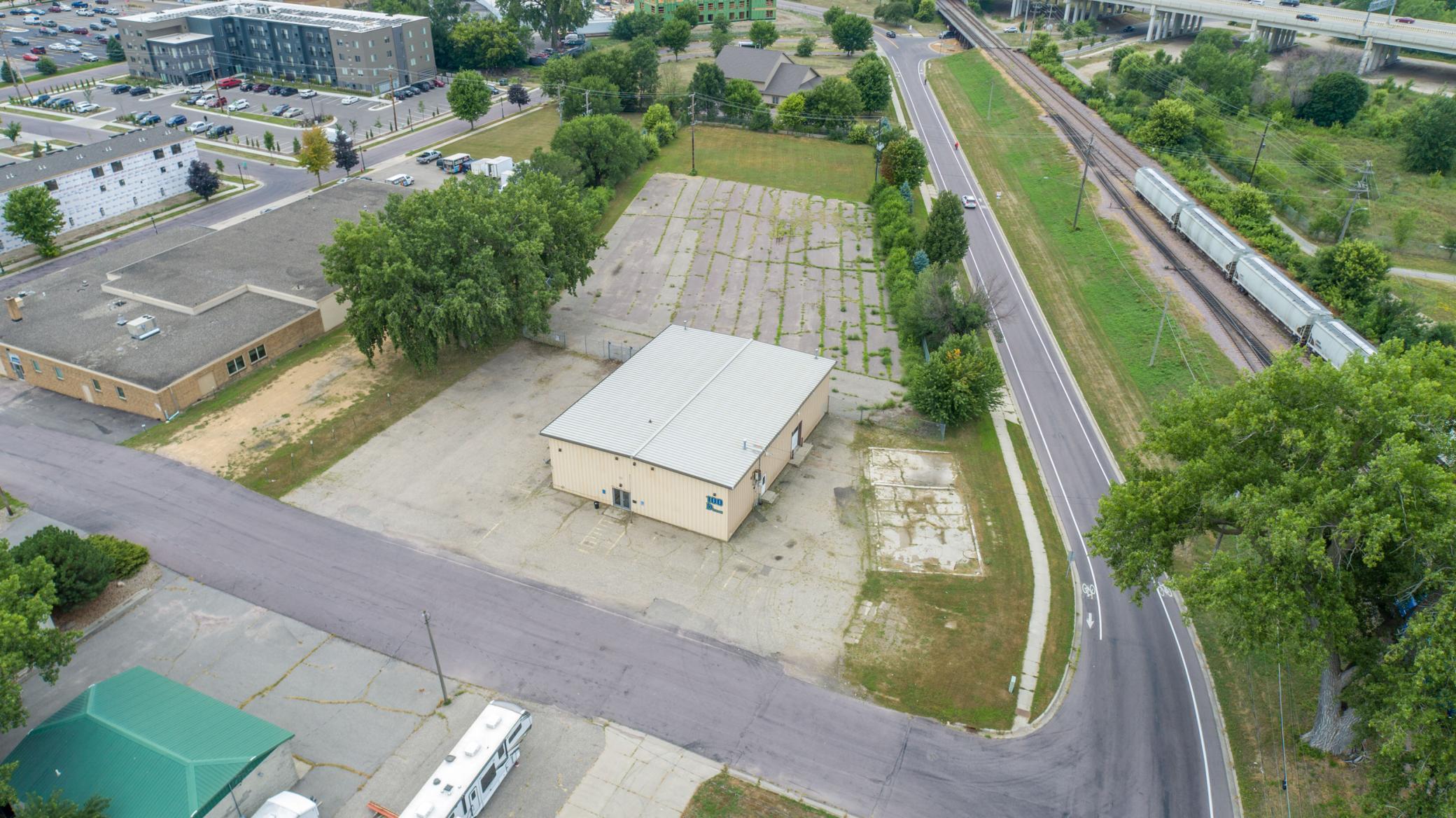 main property photo 19