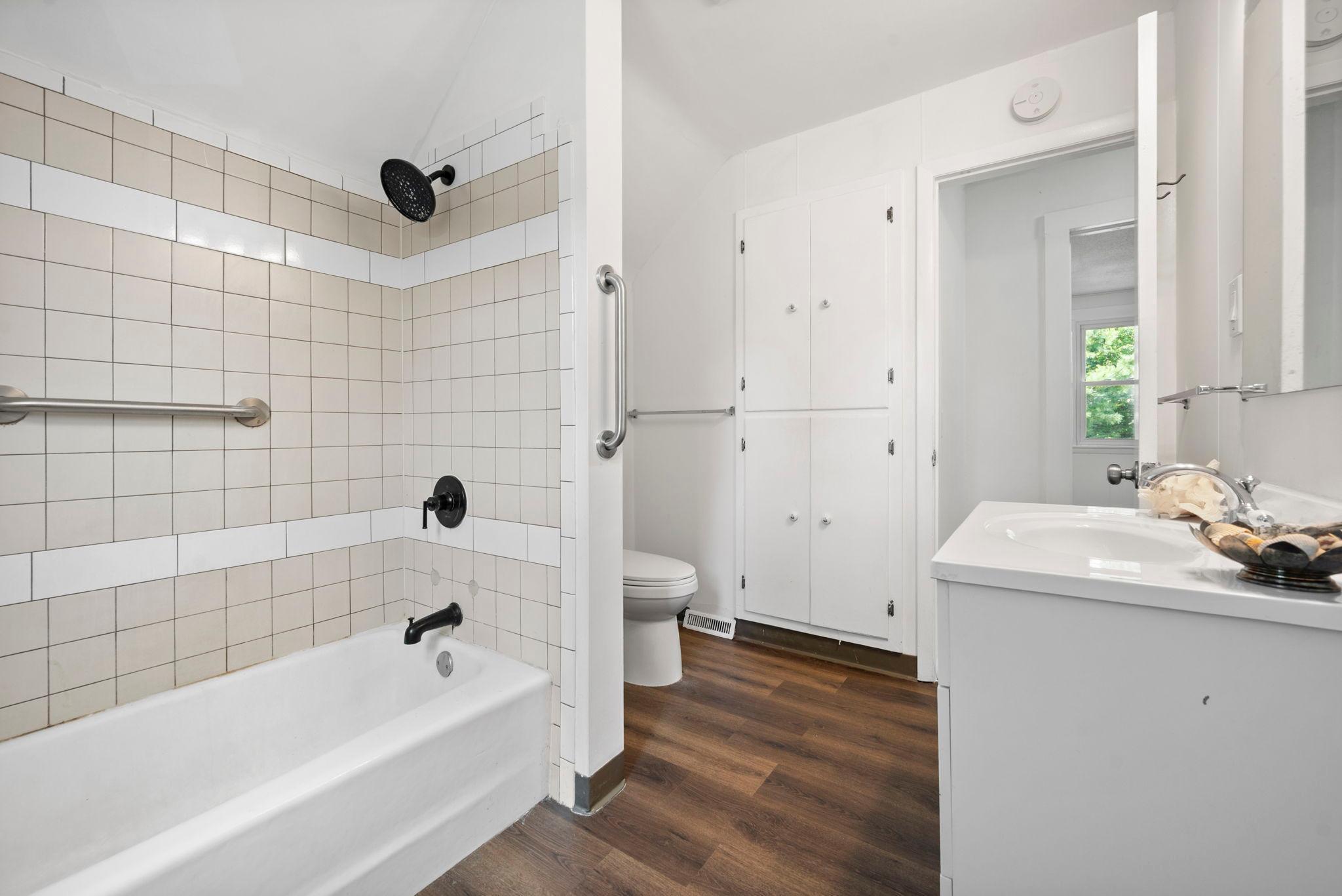 main property photo 23