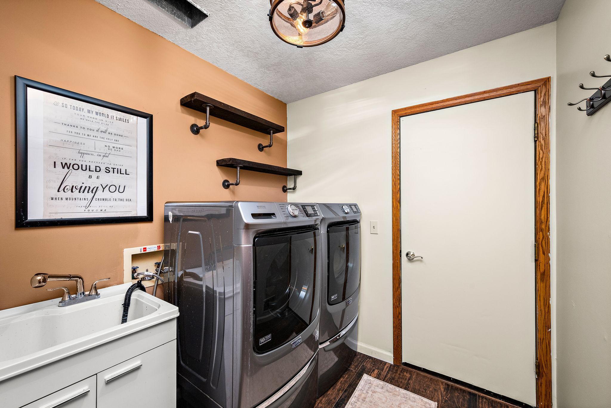 main property photo 16