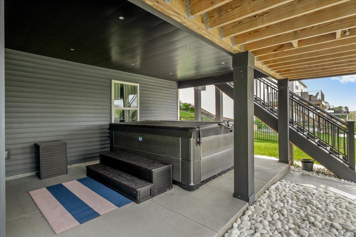 main property photo 44