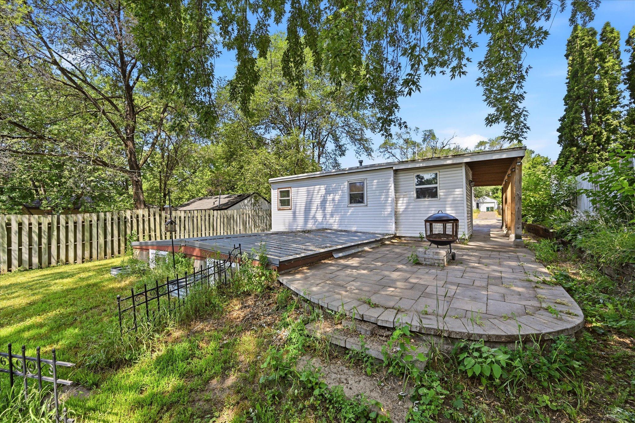 main property photo 14