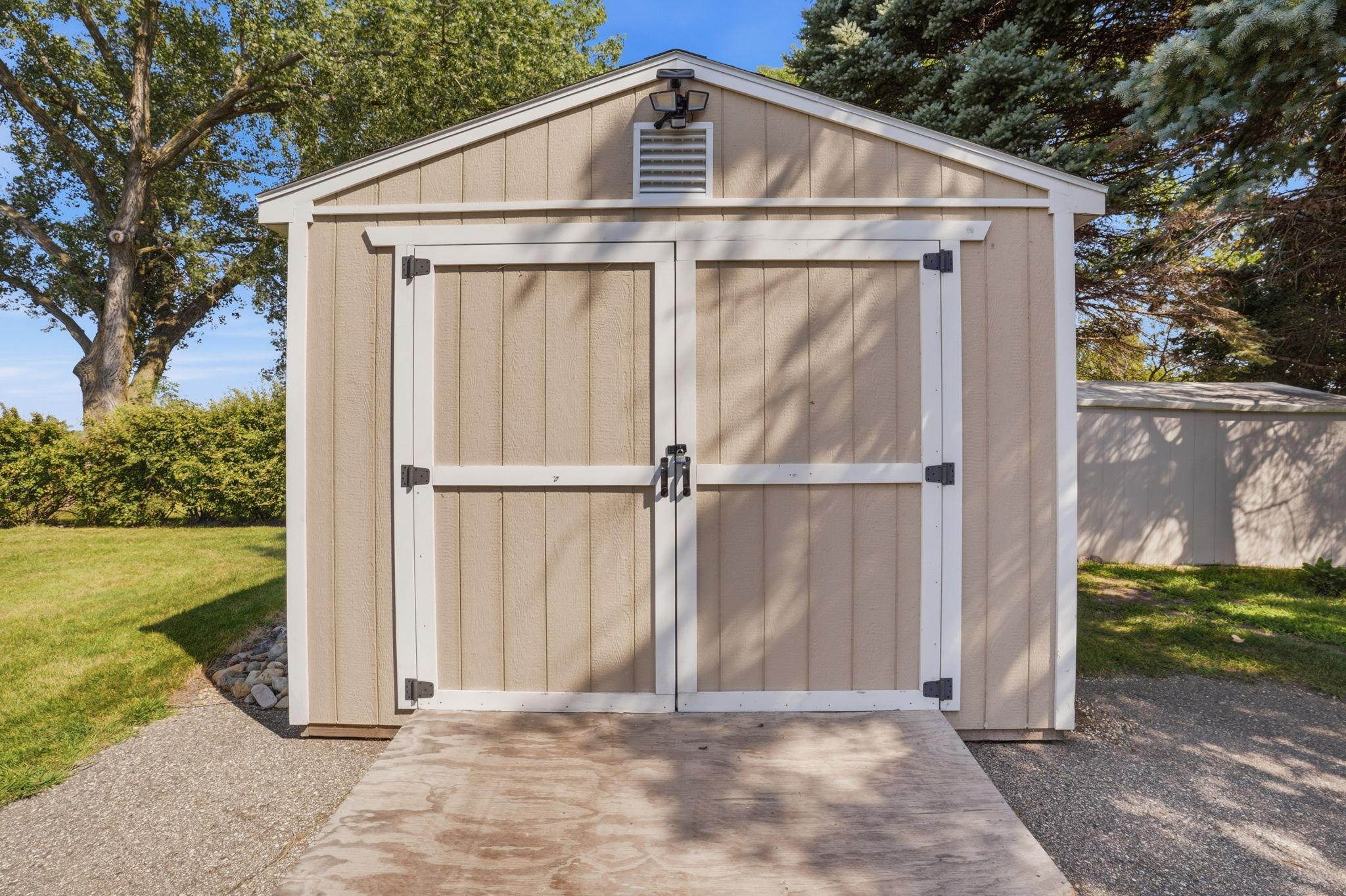 main property photo 36
