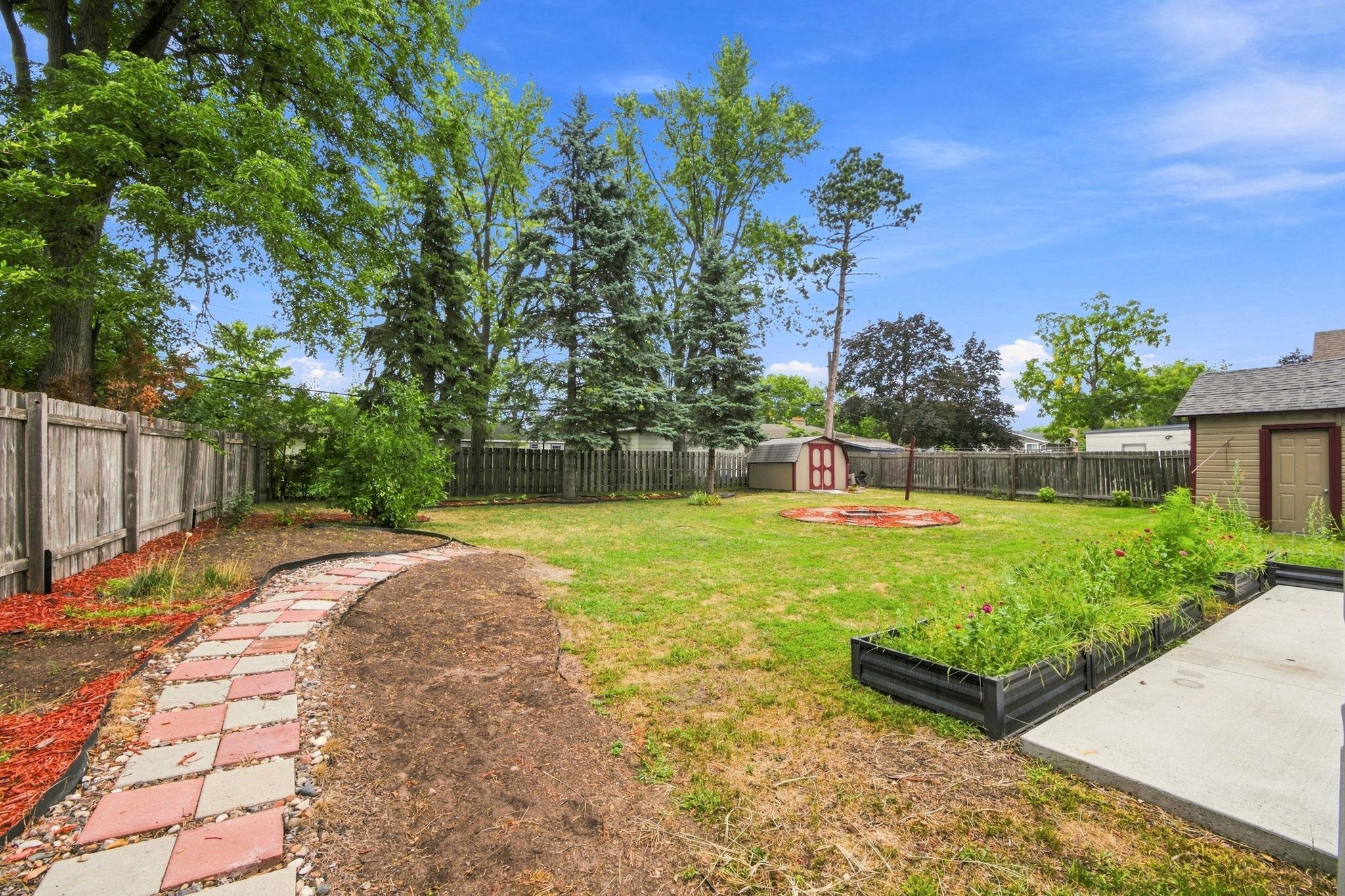 main property photo 32