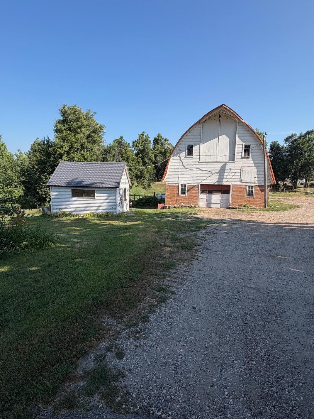 main property photo 16