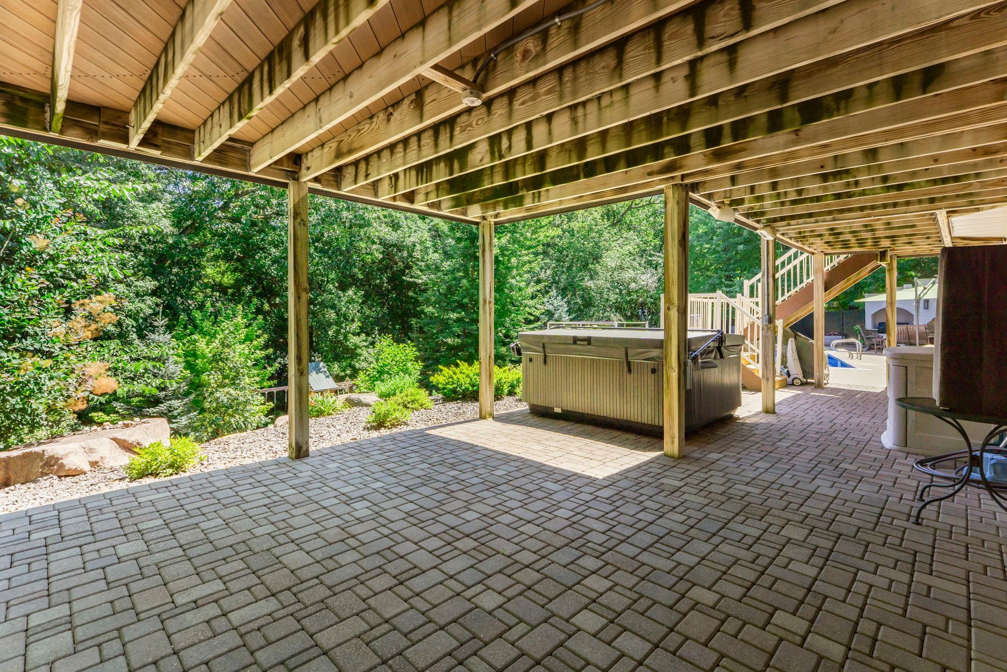 main property photo 36