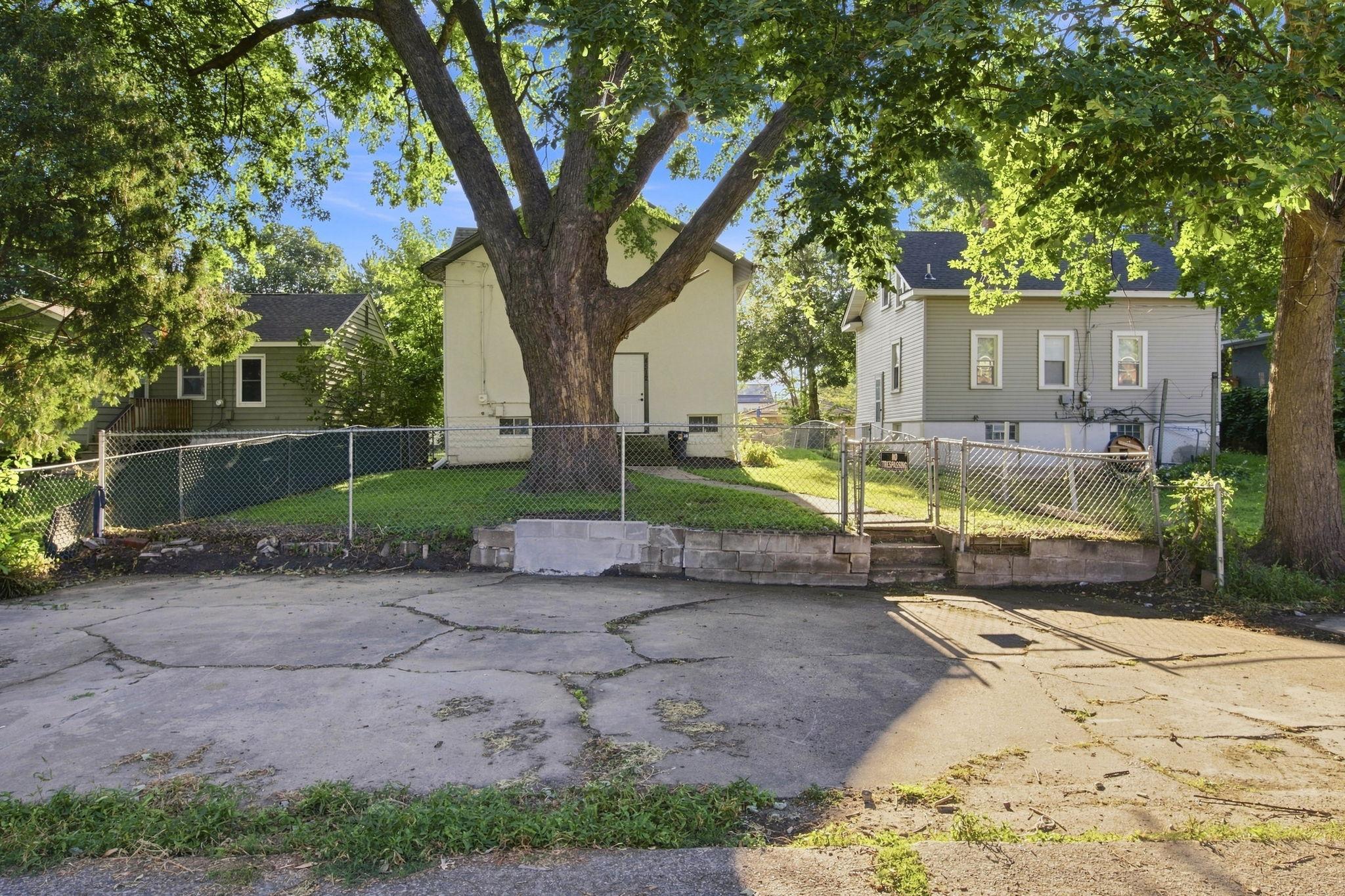 main property photo 16