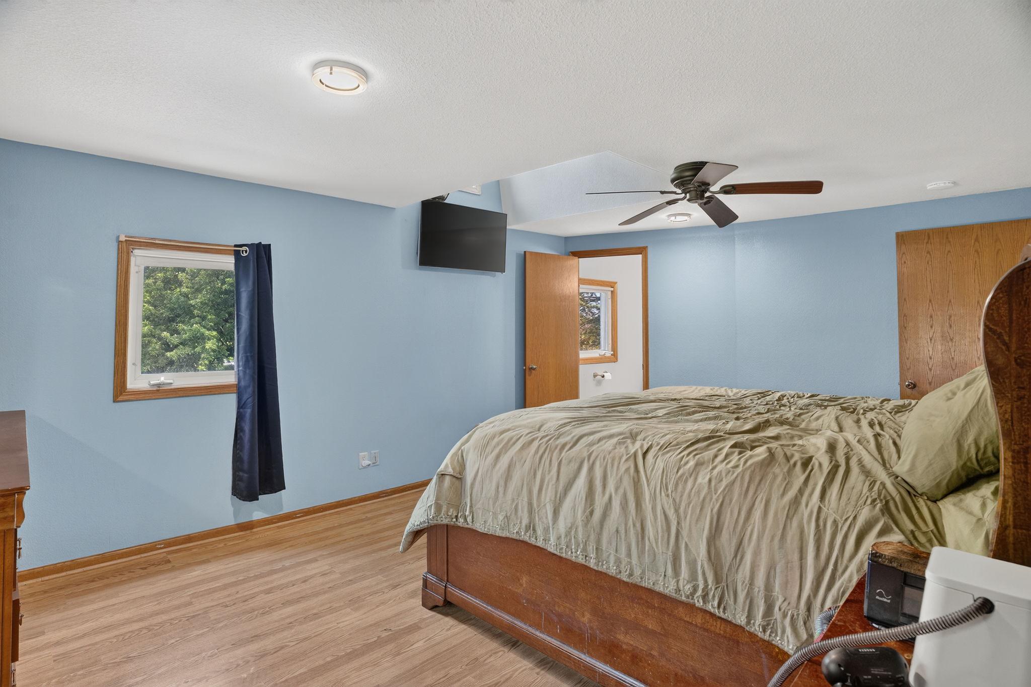 main property photo 27