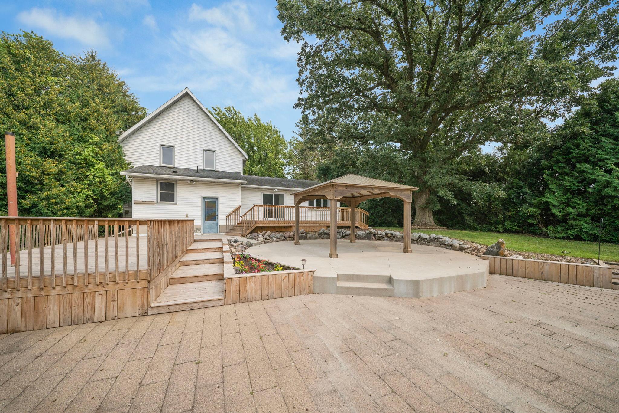 main property photo 40