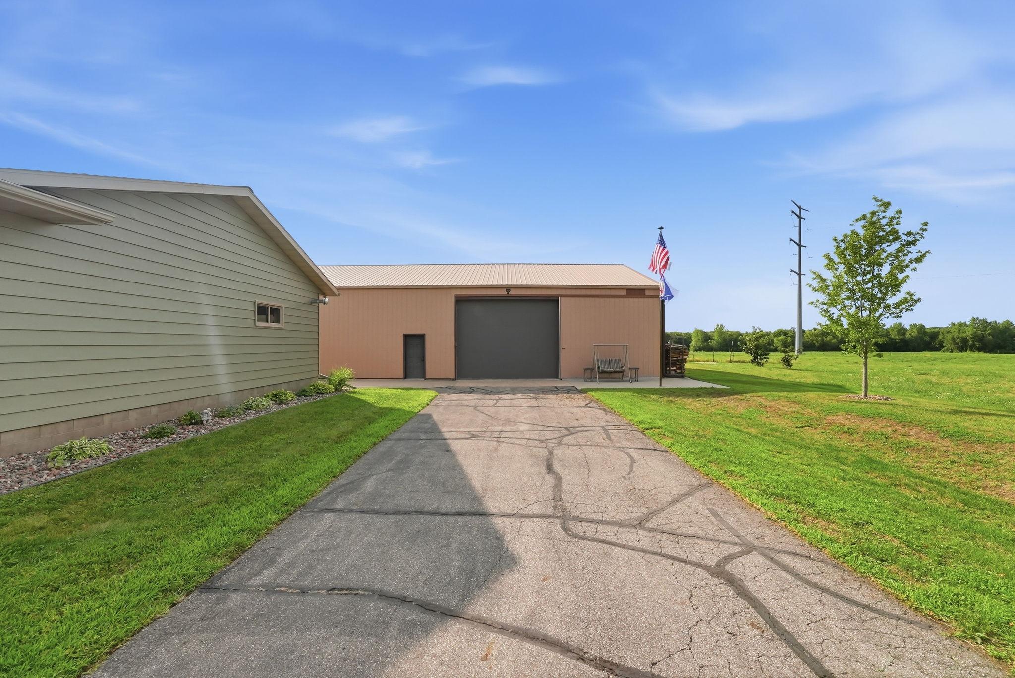 main property photo 40
