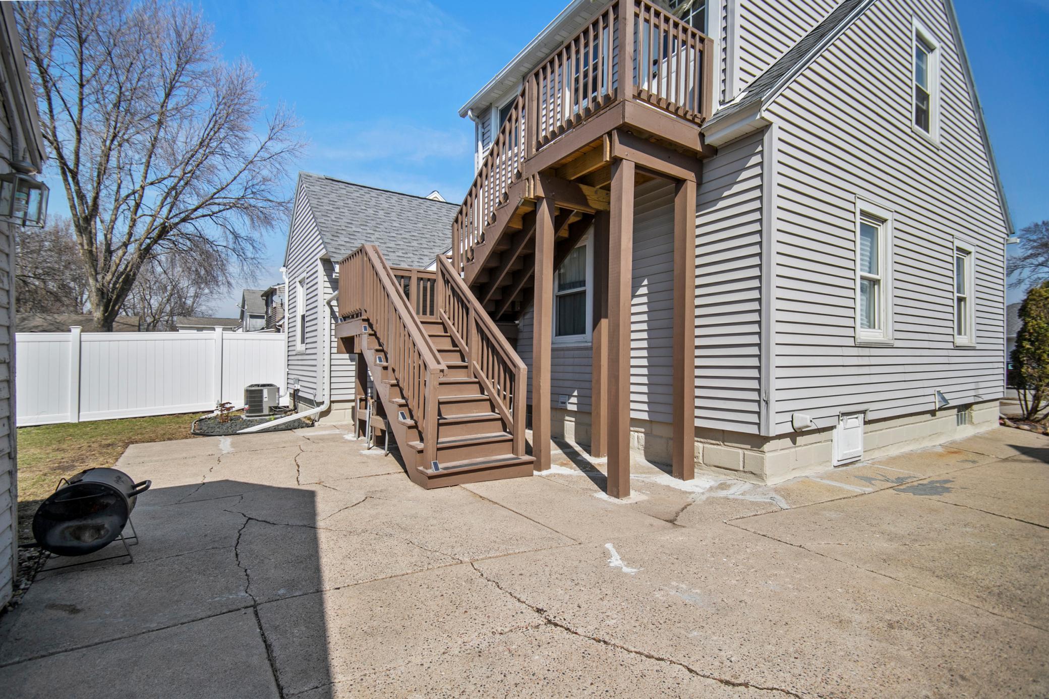 main property photo 17