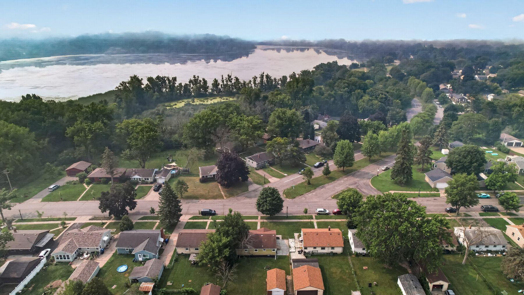 main property photo 40