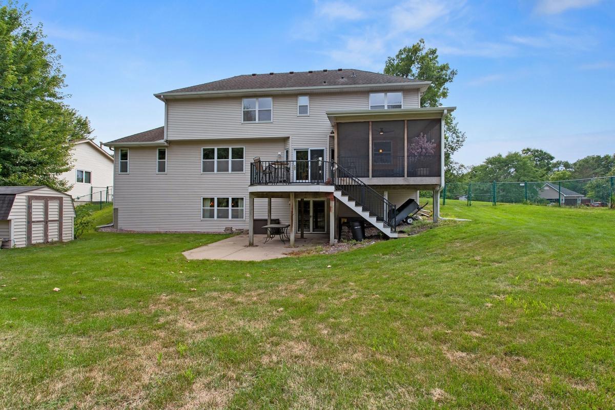 main property photo 32